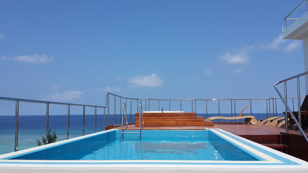 Airport Beach Hotel Hulhumale Exterior foto