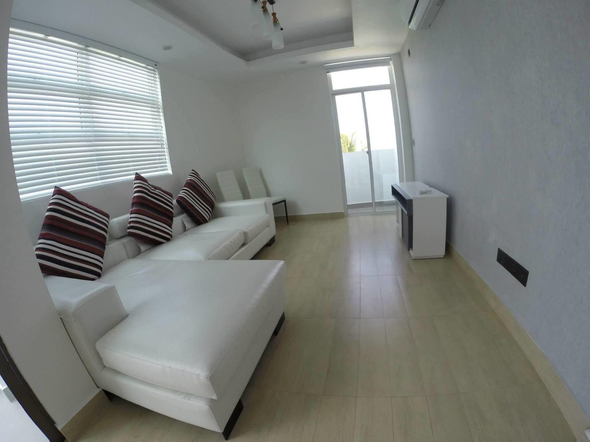 Airport Beach Hotel Hulhumale Exterior foto